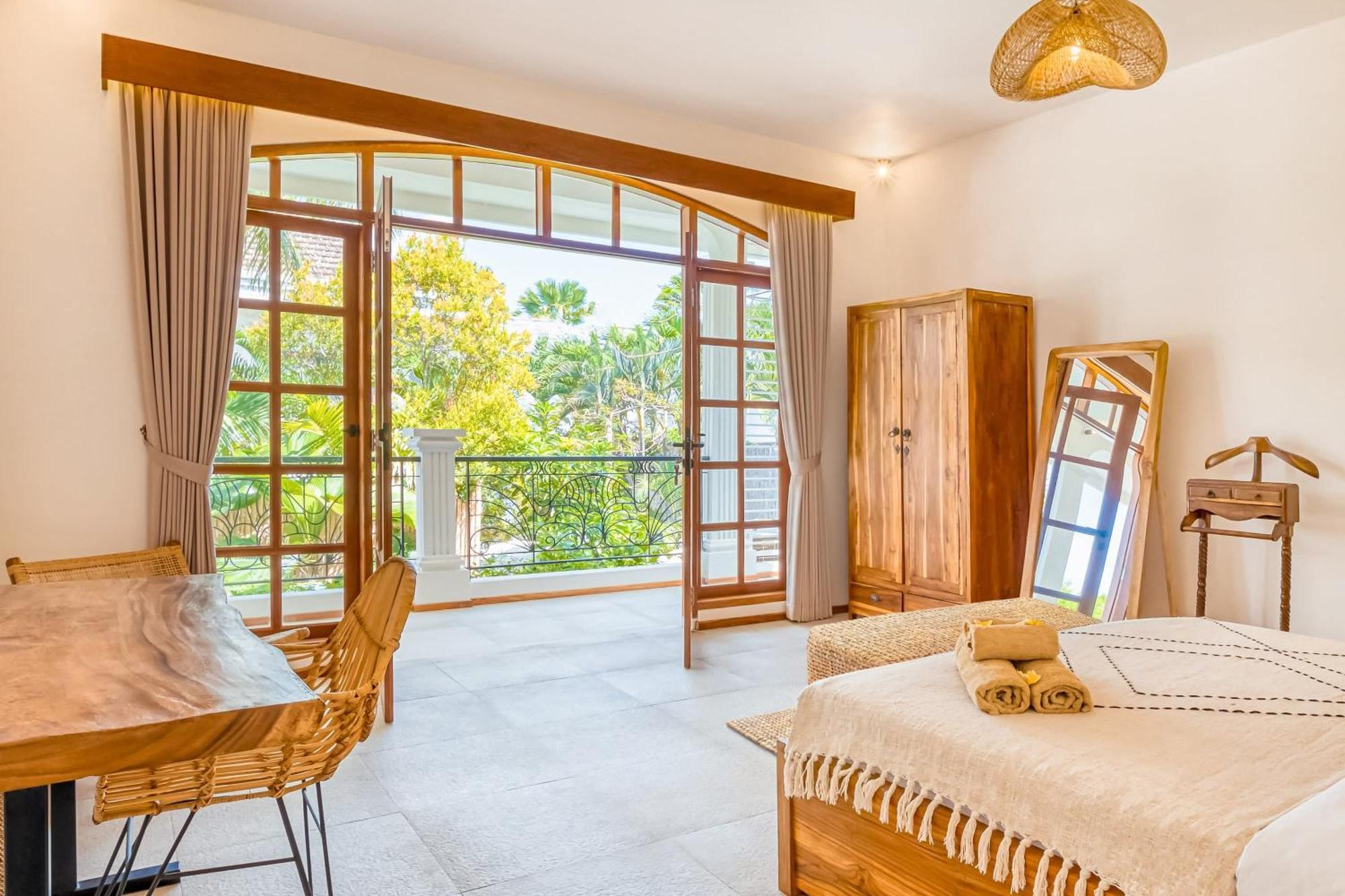Villa San Diego: Brand New 4bdr *